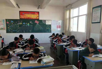 红塔区春和中学阅读区