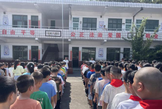 樟树乡中心完小阅读区
