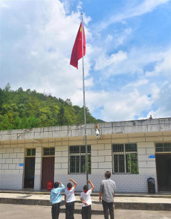 油市镇坪洞小学阅读区