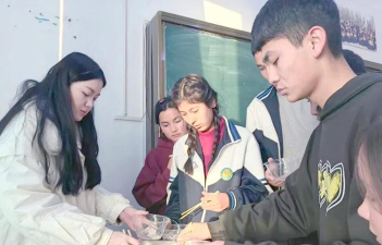 策勒县第一中学阅读区