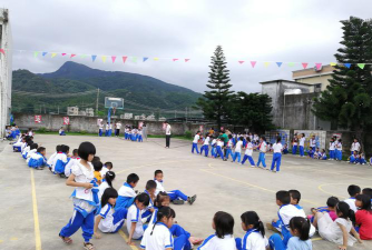 惠东县平海寨头小学阅读区