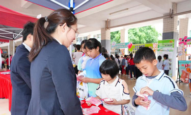 白云区加禾小学阅读区