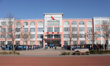 伊宁县巴依托海乡中学阅读区