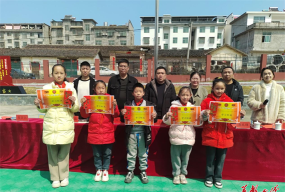 汝城县文明中心小学阅读区