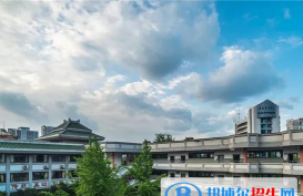 成都石室中学剑桥国际中学阅读区