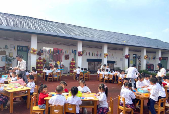 新会市小冈镇梅冈幼儿园阅读区
