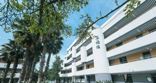 成都公兴中学阅读区