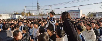 丰润区任各庄镇中学阅读区