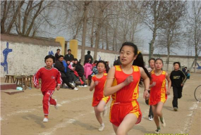 滦县雷庄镇雷庄中学阅读区