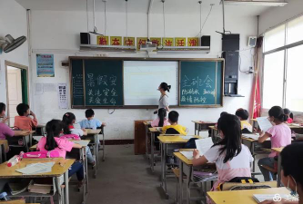 江村镇中心小学阅读区