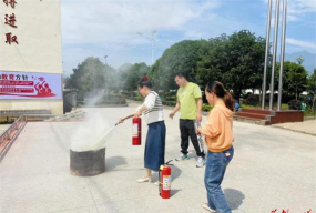 道县清塘镇中心小学阅读区
