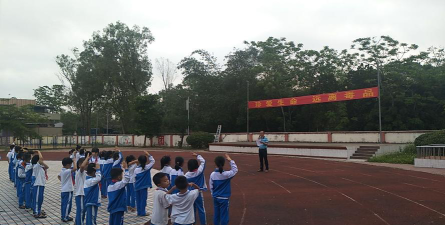 海口市秀英区东山中心小学阅读区