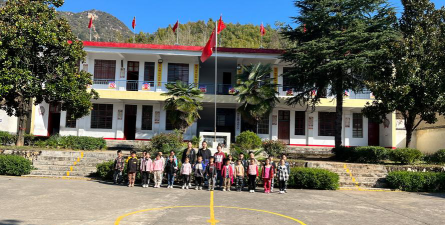 南雄市油山镇坪田坳小学阅读区