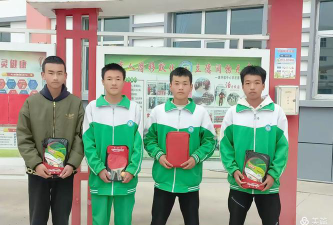满坪镇初级中学阅读区