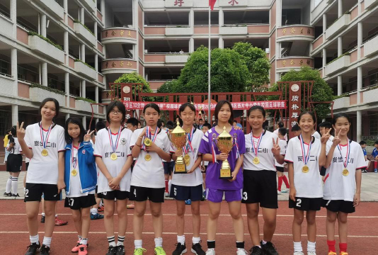 炭步镇二小阅读区