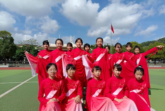 广州市花都区狮岭镇前进小学阅读区