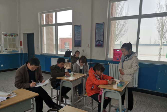 萌城九年制学校-中学部阅读区