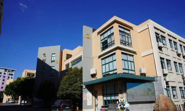 上海金鹤小学阅读区