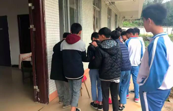 怀集县洽水镇丰叙小学教学点阅读区