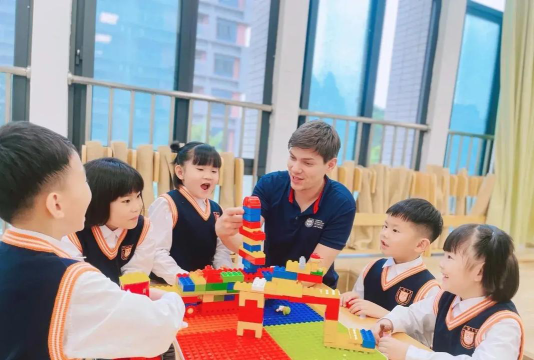 东莞市樟木头镇华南幼儿园阅读区