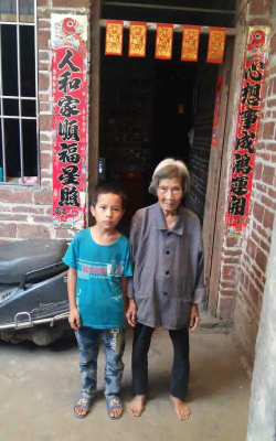 怀集县洽水镇社背小学教学点阅读区
