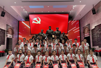 上海丽英小学阅读区