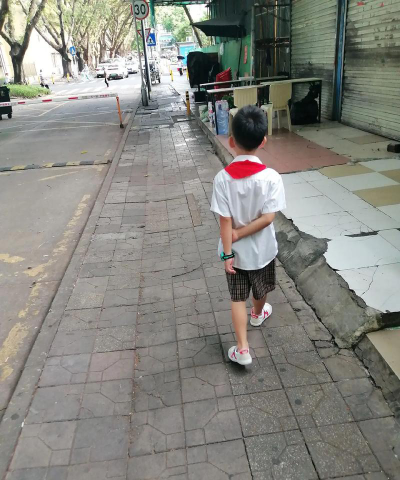 深圳市南山区松坪第二小学阅读区