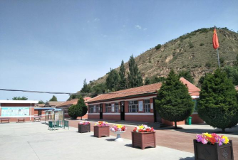 白阳镇中学阅读区