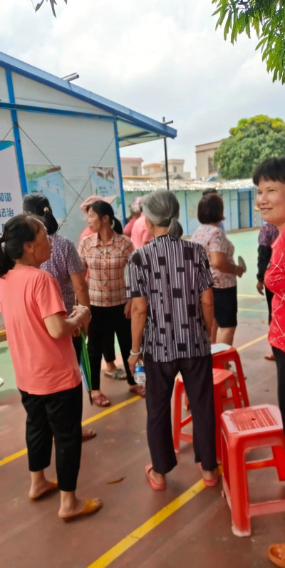 珠海东围小学阅读区