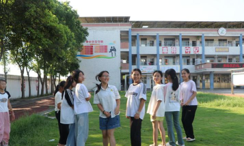 普宁市南溪镇金滘小学阅读区
