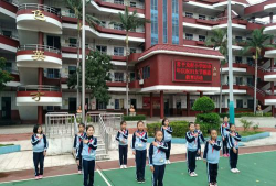 东莞常平龙程小学阅读区