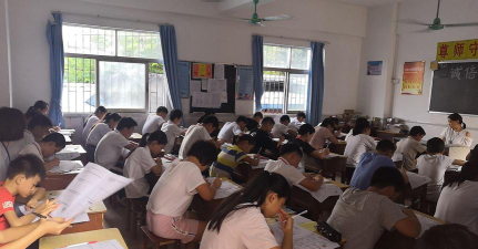东莞塘厦启源小学阅读区