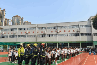 东莞凤岗星贤小学阅读区