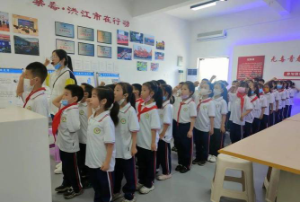 麻阳苗族自治县龙池小学阅读区
