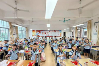 东莞石龙第九小学阅读区