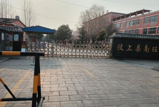 昌黎县新集镇崖上初级中学阅读区