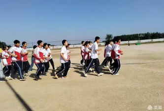 昌黎县周庆恩中学阅读区