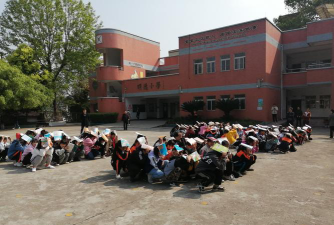 兰里镇新云小学阅读区