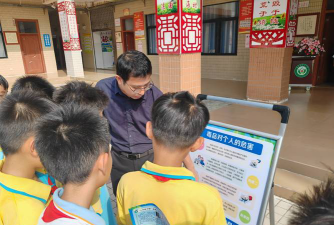广州鳌头镇第二中心小学阅读区
