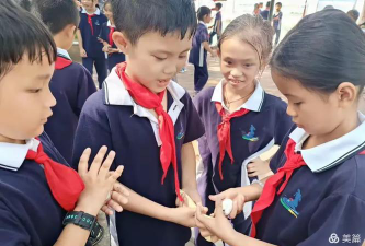 湛江市南三巴东小学阅读区