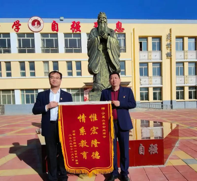 宁夏石嘴山市大武口区隆湖中学阅读区