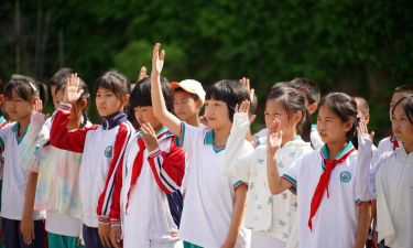 始兴县深渡水乡民族学校阅读区