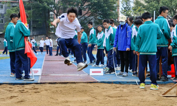 翁源县龙仙第二小学阅读区