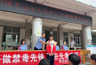 保山市腾冲县明光中学阅读区
