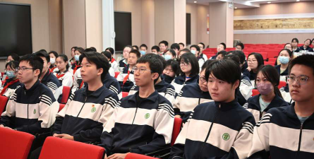 西宁市第十中学阅读区