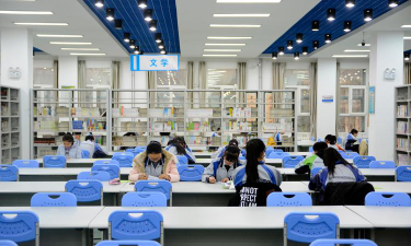 青海市湟川中学阅读区
