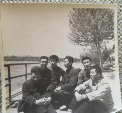 鸣沙中学阅读区
