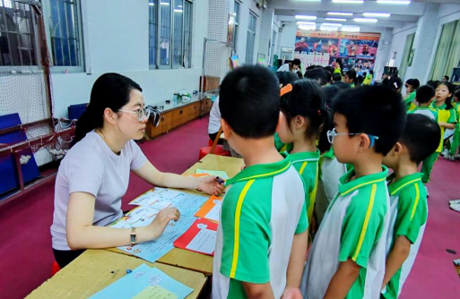 广州大石中心小学阅读区