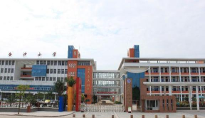 广州白云区金沙第二小学阅读区
