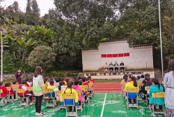 洪江市茅渡乡中心小学阅读区
